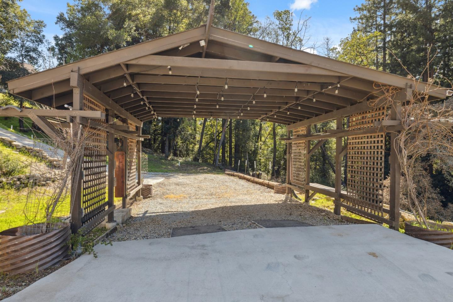 Detail Gallery Image 160 of 192 For 400 Dorrance Rd, Boulder Creek,  CA 95006 - 4 Beds | 5 Baths