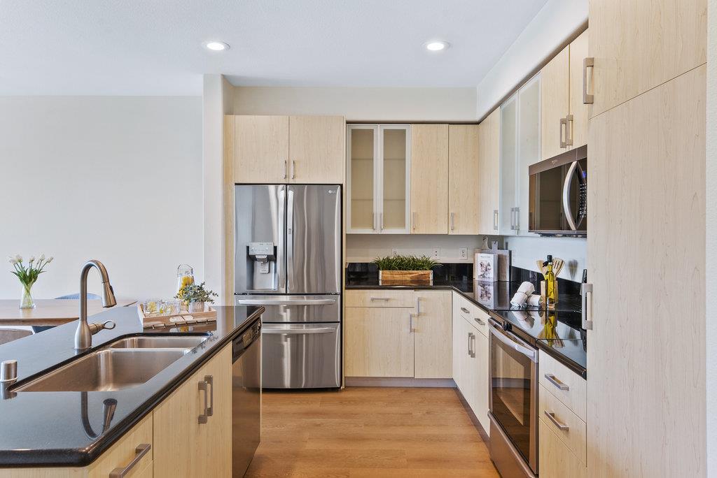 Detail Gallery Image 8 of 36 For 2030 N Pacific Ave #329,  Santa Cruz,  CA 95060 - 3 Beds | 2 Baths