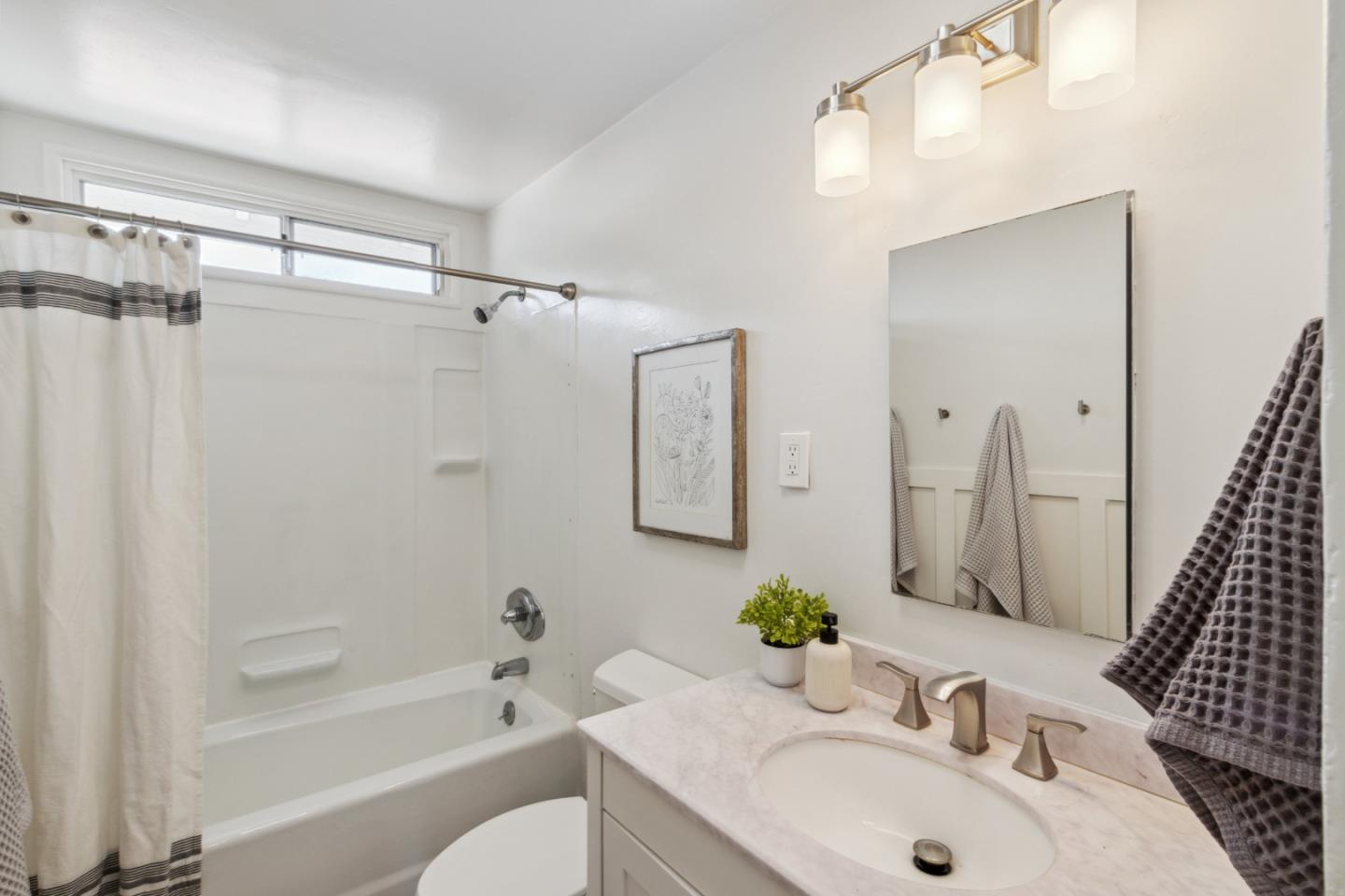 Detail Gallery Image 14 of 27 For 1257 Judson St, Seaside,  CA 93955 - 2 Beds | 2 Baths