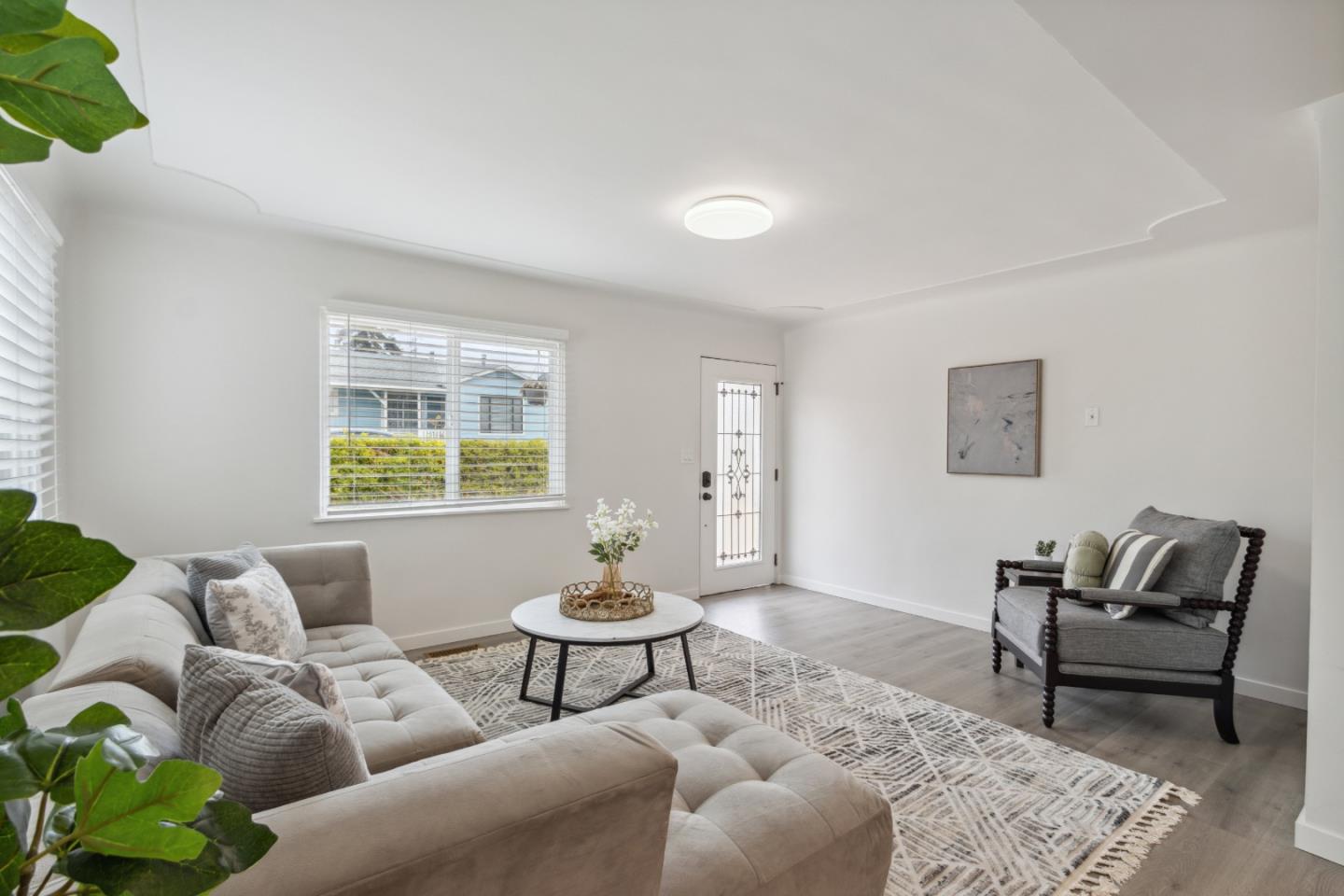 Detail Gallery Image 4 of 27 For 1257 Judson St, Seaside,  CA 93955 - 2 Beds | 2 Baths