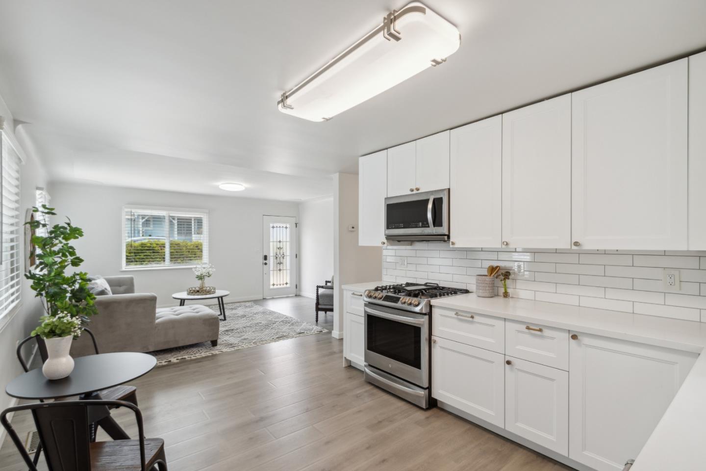 Detail Gallery Image 7 of 27 For 1257 Judson St, Seaside,  CA 93955 - 2 Beds | 2 Baths