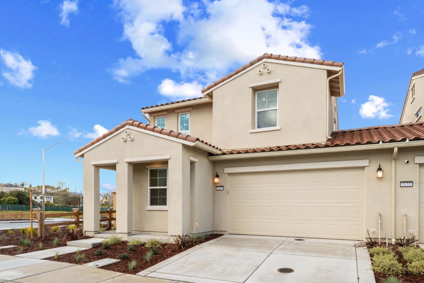 Detail Gallery Image 2 of 28 For 1647 Greeley Way, Gilroy,  CA 95020 - 4 Beds | 3 Baths