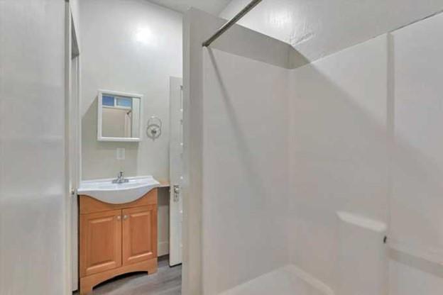 Detail Gallery Image 11 of 17 For 419 Barson St, Santa Cruz,  CA 95060 - 2 Beds | 1/1 Baths