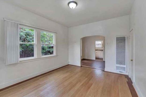 Detail Gallery Image 8 of 17 For 419 Barson St, Santa Cruz,  CA 95060 - 2 Beds | 1/1 Baths