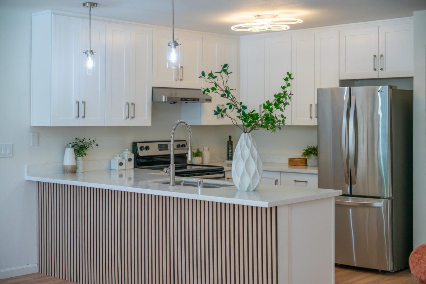 Detail Gallery Image 15 of 34 For 509 Sierra Vista Ave #2,  Mountain View,  CA 94043 - 2 Beds | 2 Baths