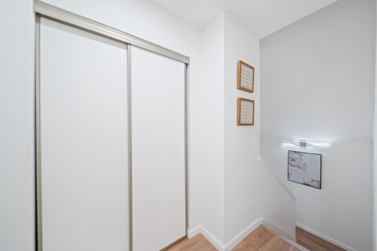 Detail Gallery Image 3 of 34 For 509 Sierra Vista Ave #2,  Mountain View,  CA 94043 - 2 Beds | 2 Baths