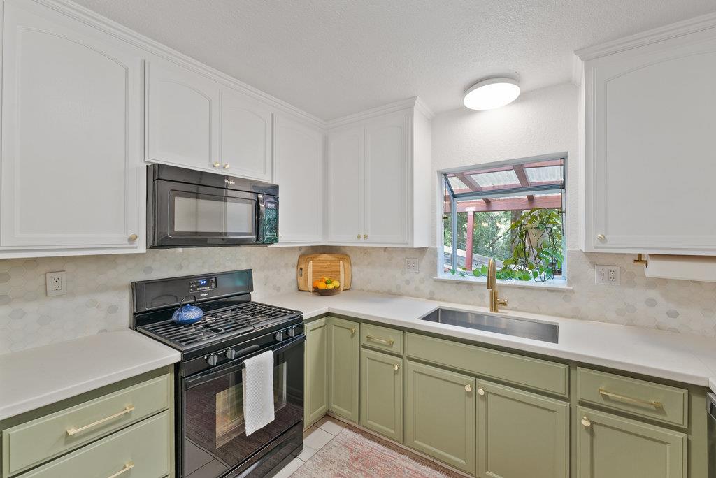 Detail Gallery Image 10 of 31 For 354 Lenore Way, Felton,  CA 95018 - 2 Beds | 1 Baths