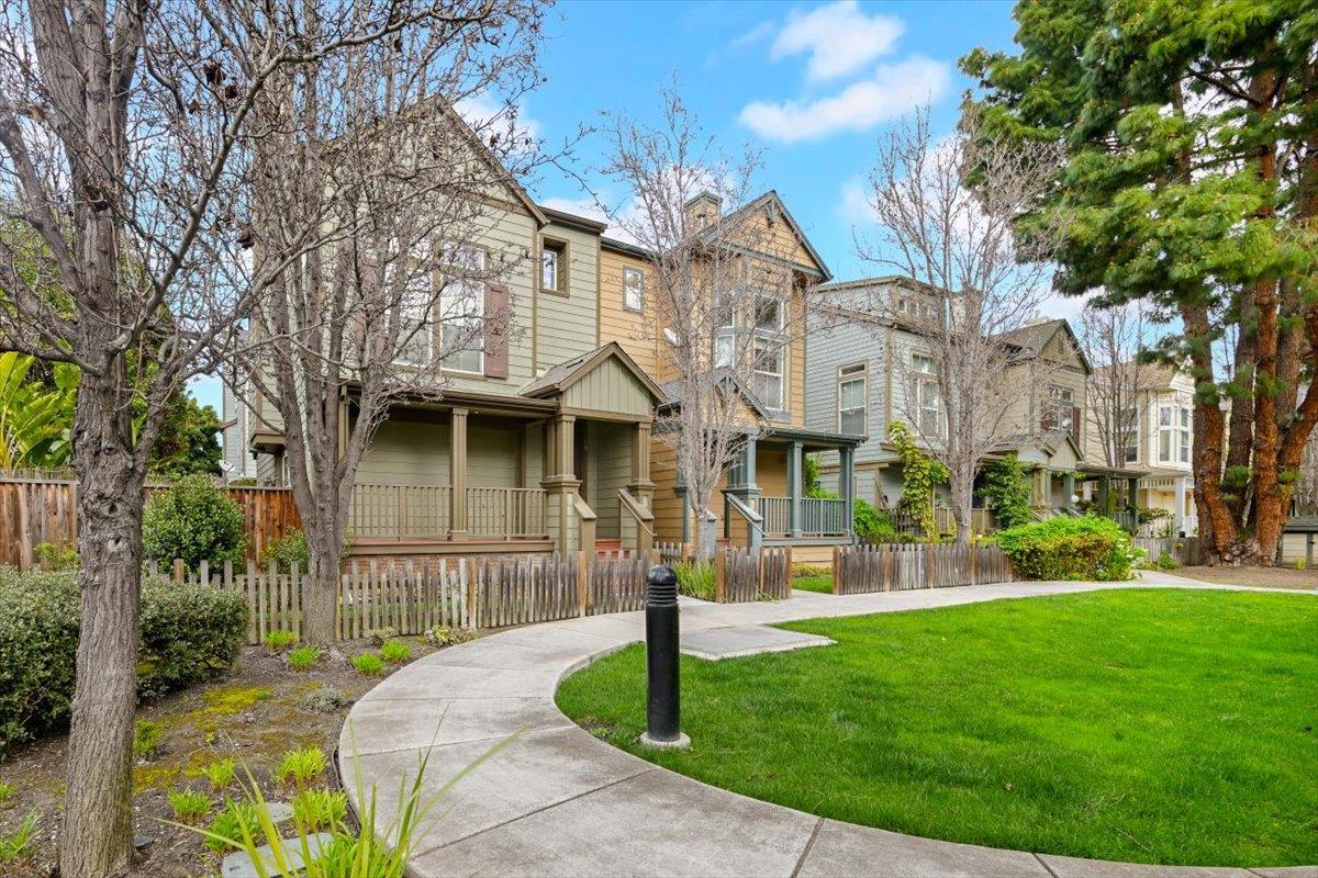 Detail Gallery Image 2 of 36 For 180 Wiley Ter, Mountain View,  CA 94043 - 3 Beds | 3/1 Baths