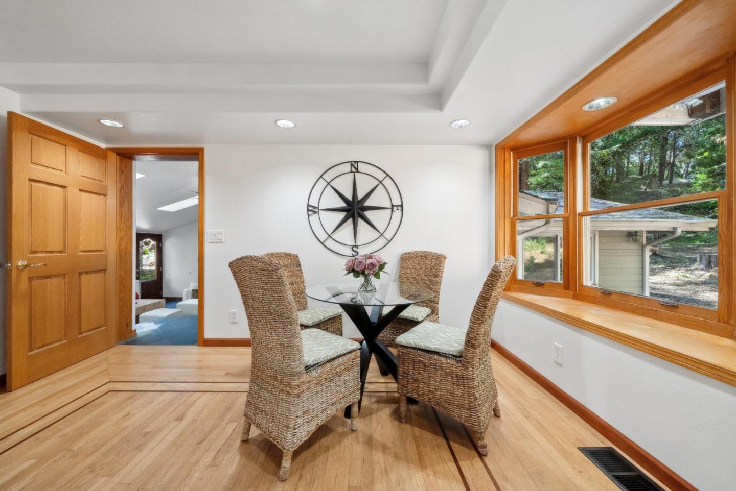 Detail Gallery Image 15 of 58 For 24751 Hutchinson Rd, Los Gatos,  CA 95033 - 6 Beds | 3/1 Baths