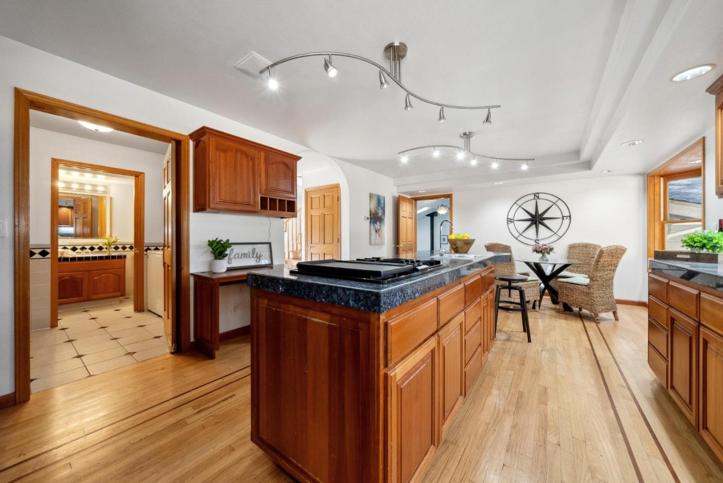 Detail Gallery Image 19 of 58 For 24751 Hutchinson Rd, Los Gatos,  CA 95033 - 6 Beds | 3/1 Baths