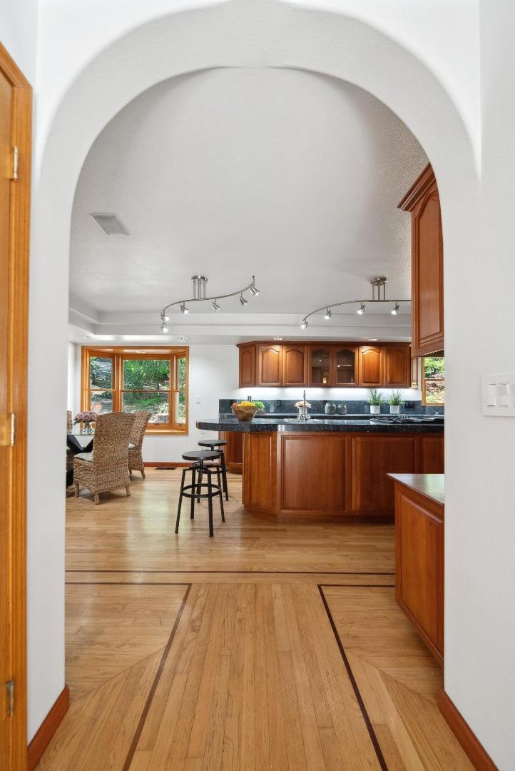 Detail Gallery Image 23 of 58 For 24751 Hutchinson Rd, Los Gatos,  CA 95033 - 6 Beds | 3/1 Baths