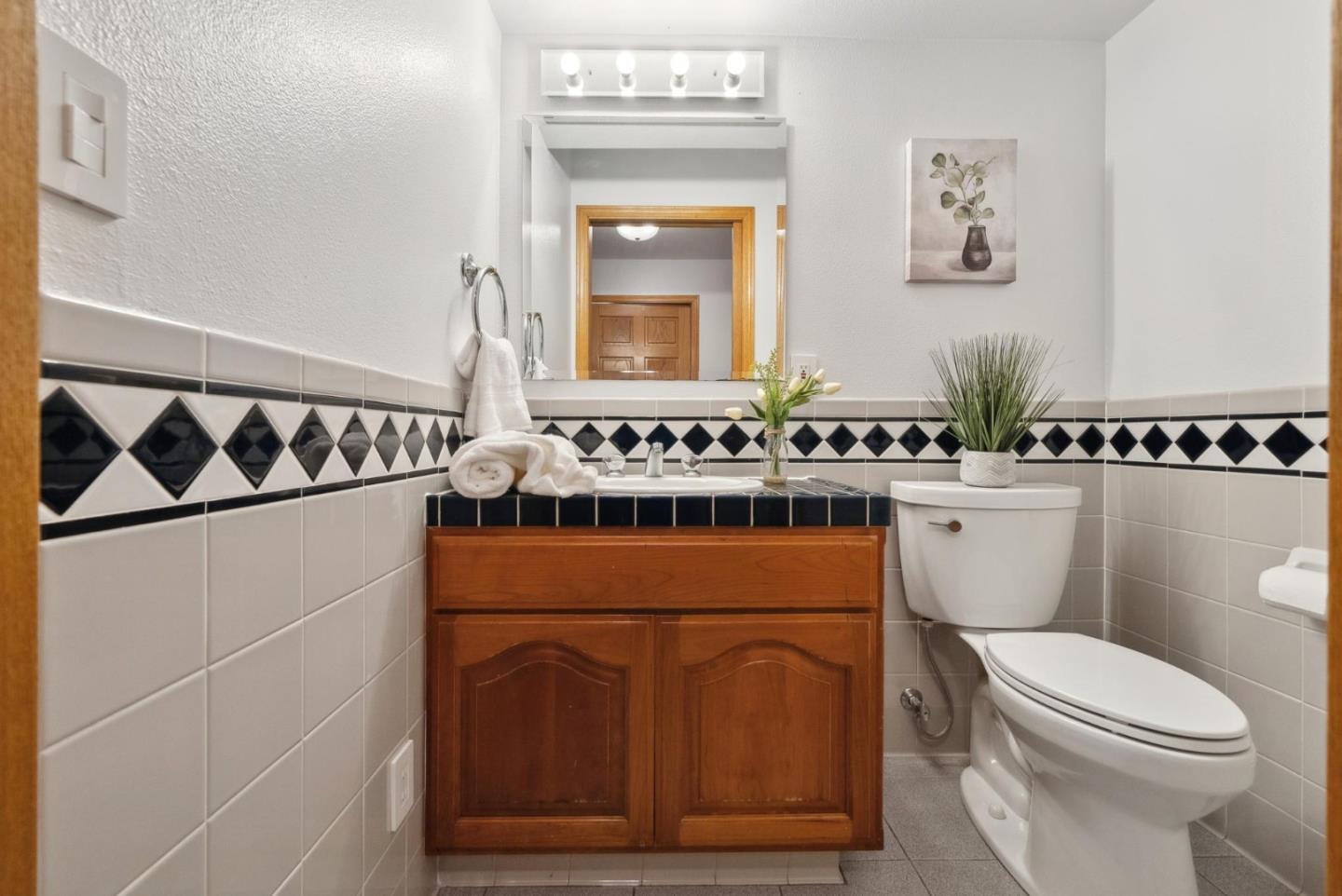 Detail Gallery Image 41 of 58 For 24751 Hutchinson Rd, Los Gatos,  CA 95033 - 6 Beds | 3/1 Baths