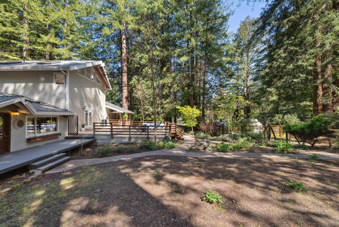 Detail Gallery Image 45 of 58 For 24751 Hutchinson Rd, Los Gatos,  CA 95033 - 6 Beds | 3/1 Baths