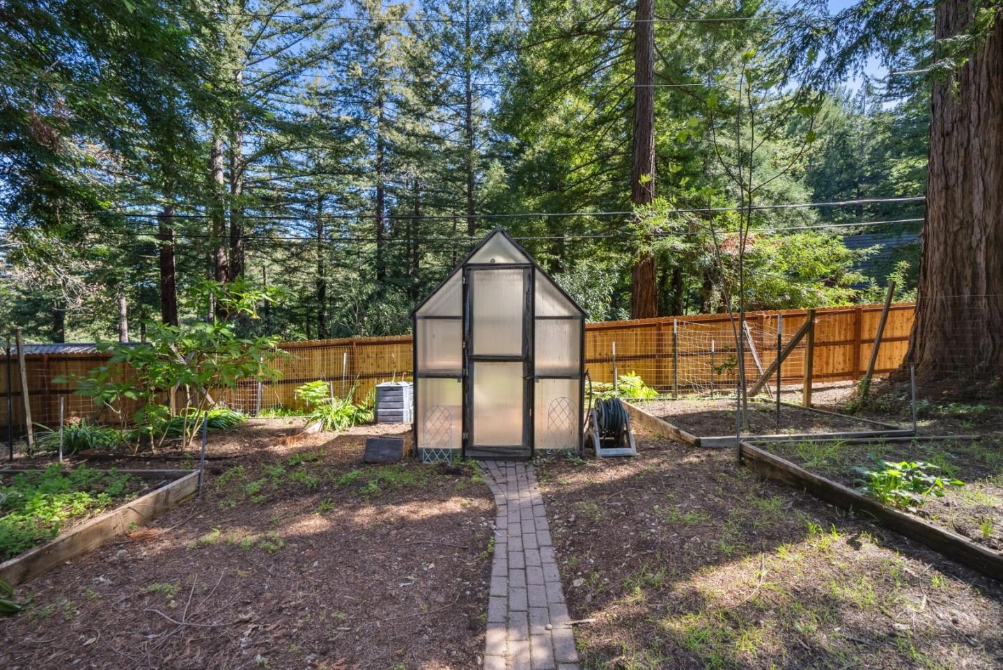 Detail Gallery Image 49 of 58 For 24751 Hutchinson Rd, Los Gatos,  CA 95033 - 6 Beds | 3/1 Baths