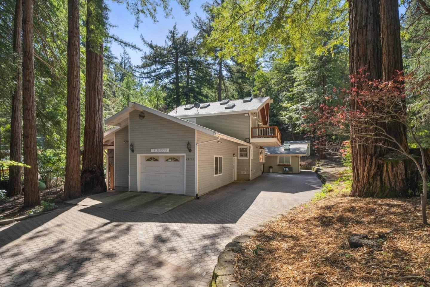 Detail Gallery Image 5 of 58 For 24751 Hutchinson Rd, Los Gatos,  CA 95033 - 6 Beds | 3/1 Baths
