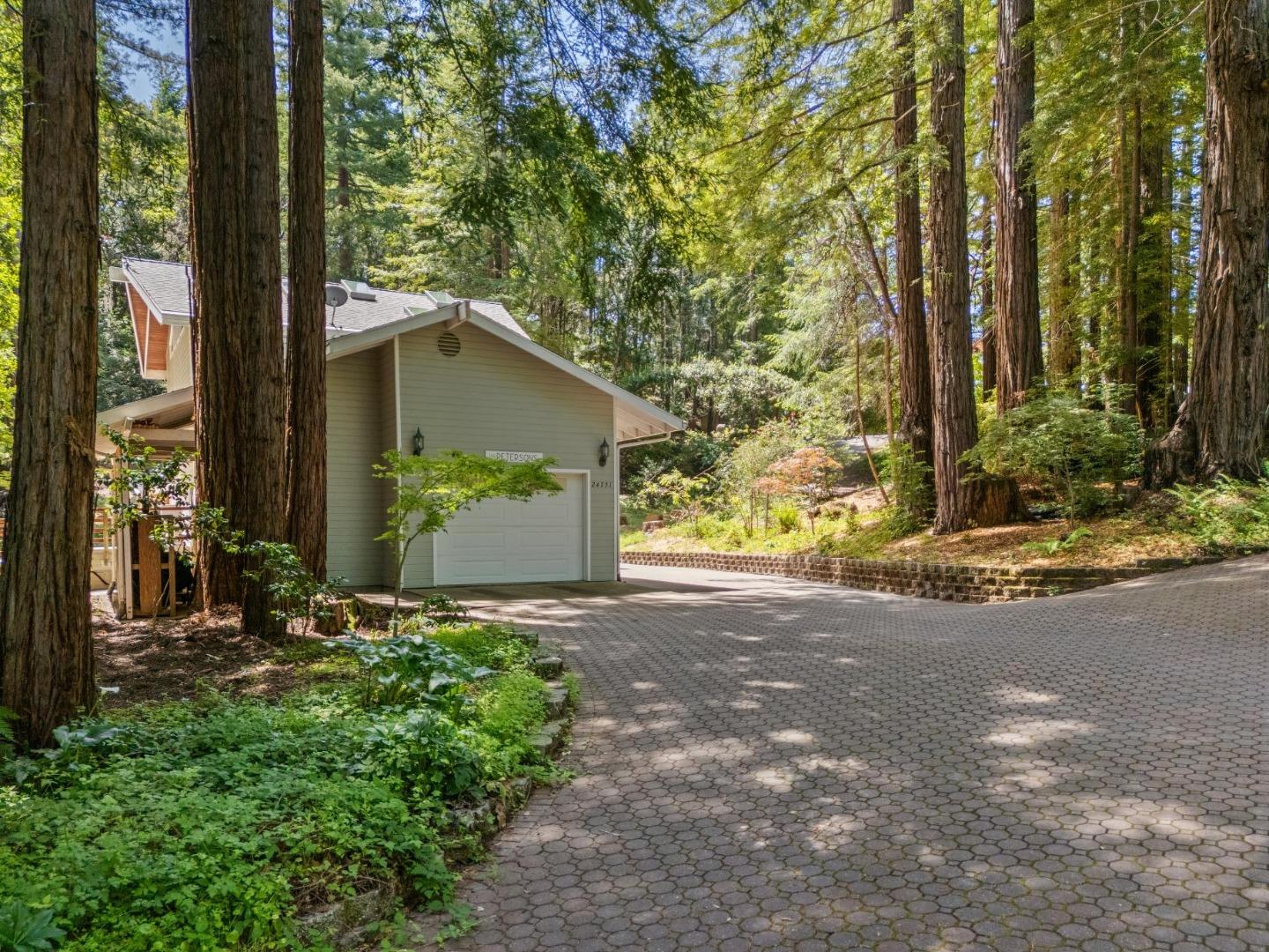 Detail Gallery Image 60 of 68 For 24751 Hutchinson Rd, Los Gatos,  CA 95033 - 6 Beds | 3/1 Baths