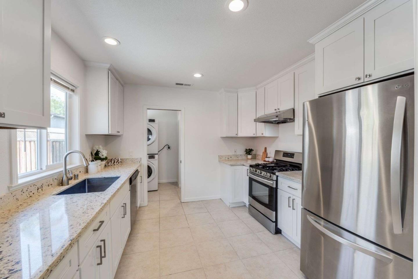 Detail Gallery Image 12 of 29 For 750 Schiele Ave, San Jose,  CA 95126 - 3 Beds | 2 Baths
