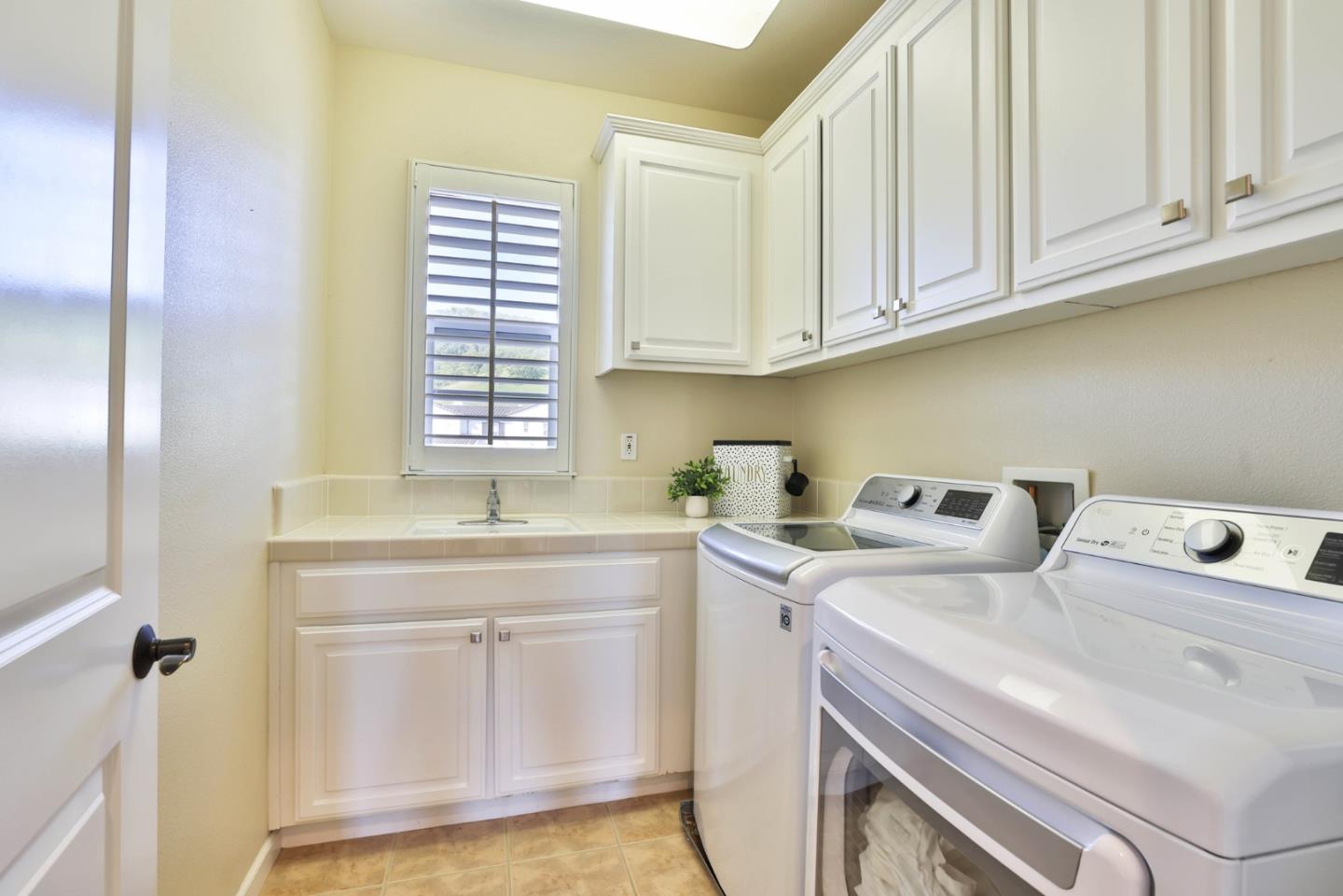 Detail Gallery Image 24 of 45 For 5820 Winged Foot Dr, Gilroy,  CA 95020 - 4 Beds | 3 Baths