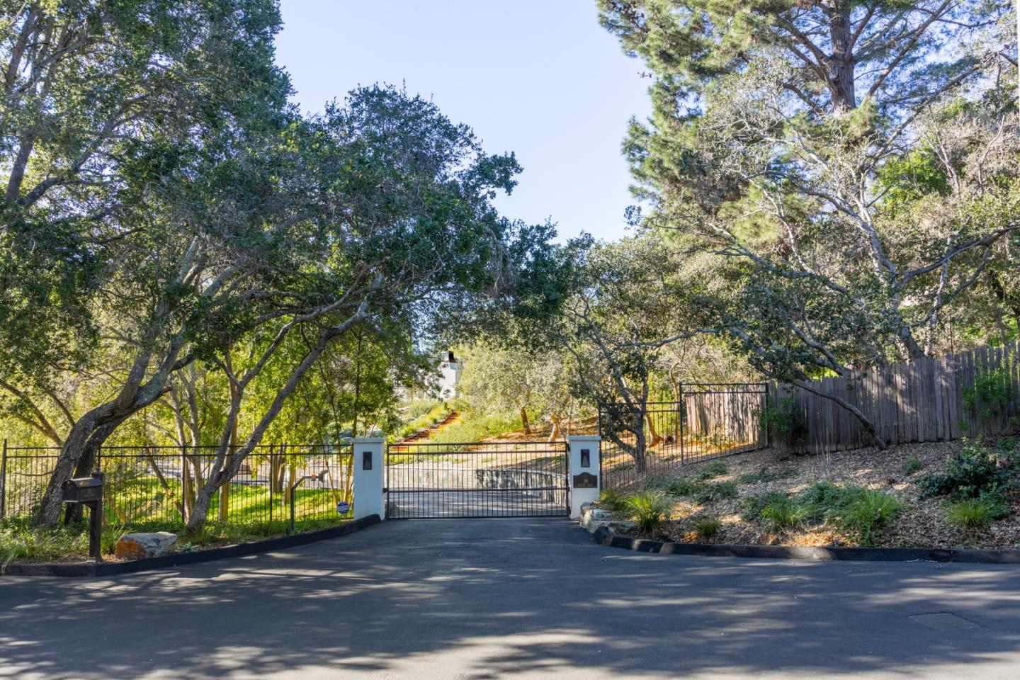 Detail Gallery Image 4 of 65 For 39 Hollins Dr, Santa Cruz,  CA 95060 - 3 Beds | 4 Baths