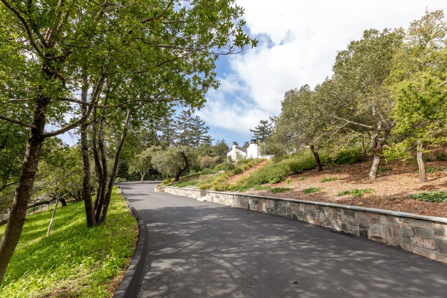 Detail Gallery Image 5 of 65 For 39 Hollins Dr, Santa Cruz,  CA 95060 - 3 Beds | 4 Baths