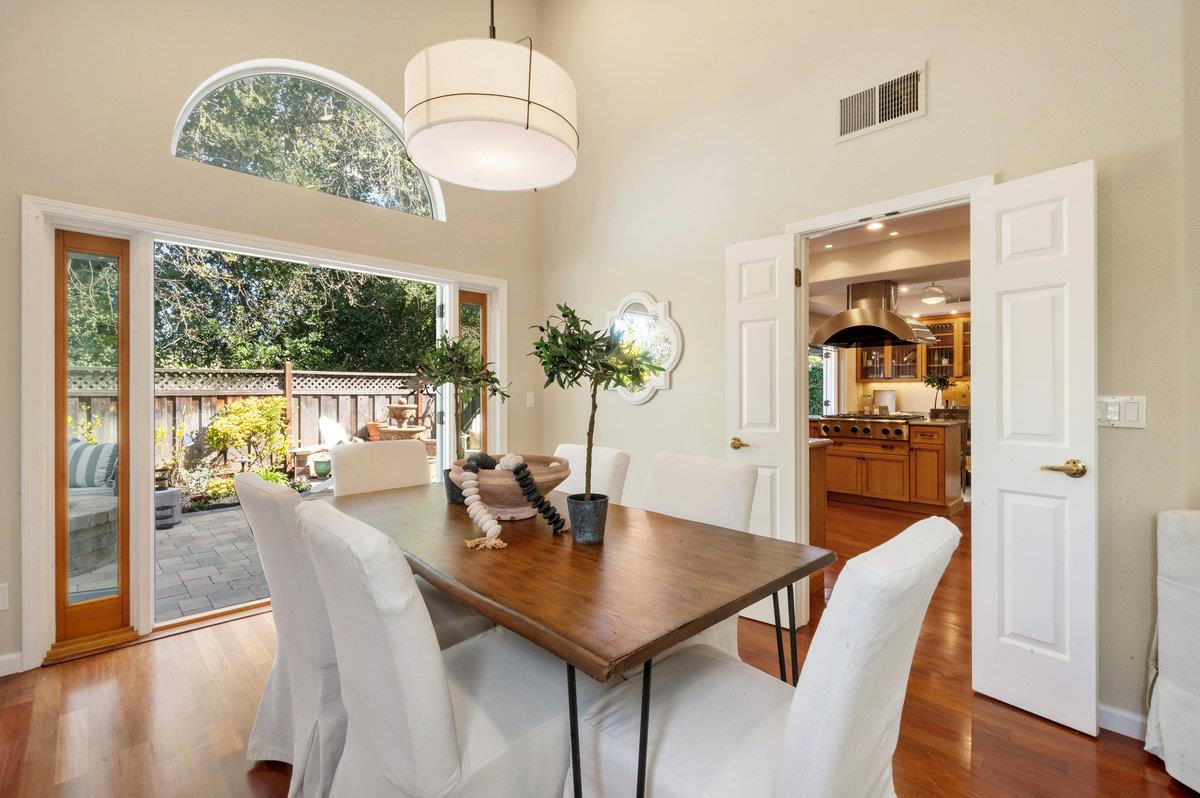 Detail Gallery Image 11 of 89 For 11842 Placer Spring Ct, Cupertino,  CA 95014 - 3 Beds | 2/1 Baths