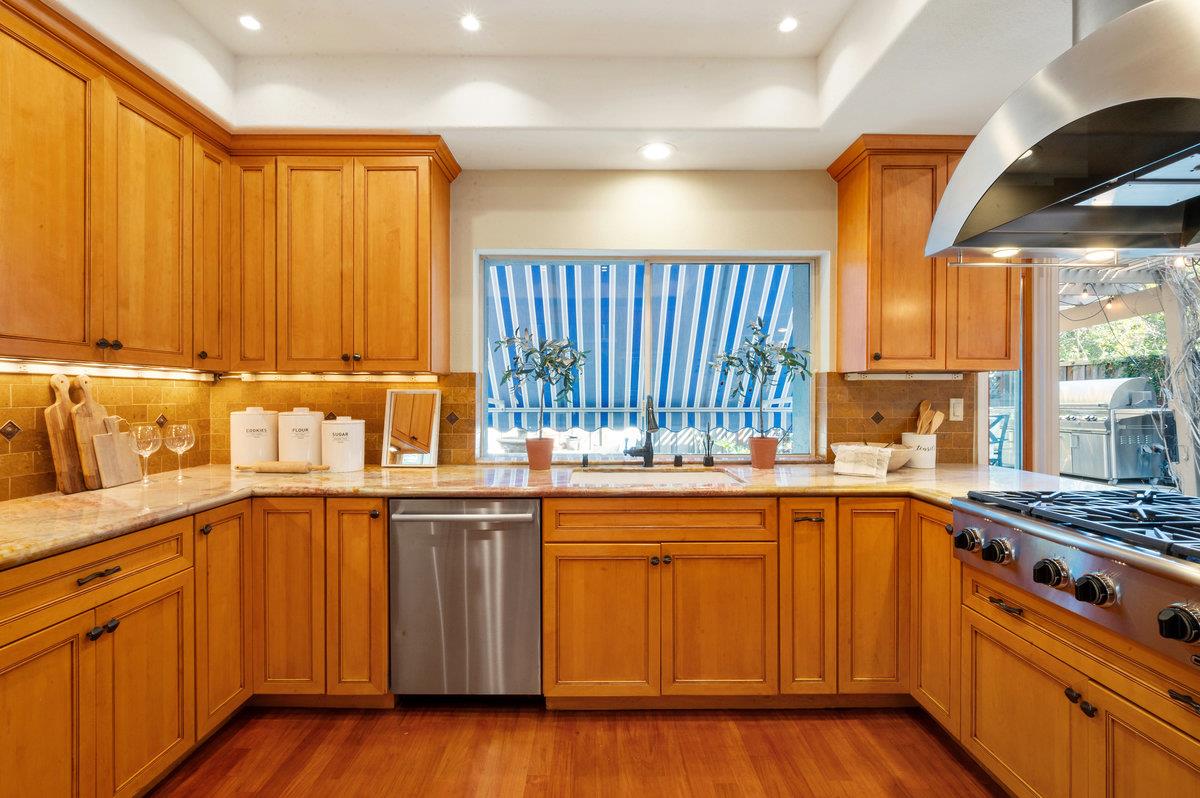 Detail Gallery Image 15 of 89 For 11842 Placer Spring Ct, Cupertino,  CA 95014 - 3 Beds | 2/1 Baths