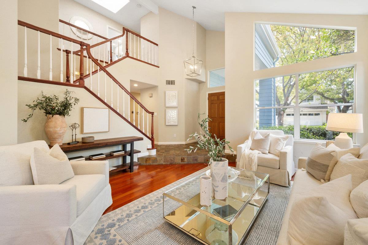 Detail Gallery Image 4 of 89 For 11842 Placer Spring Ct, Cupertino,  CA 95014 - 3 Beds | 2/1 Baths