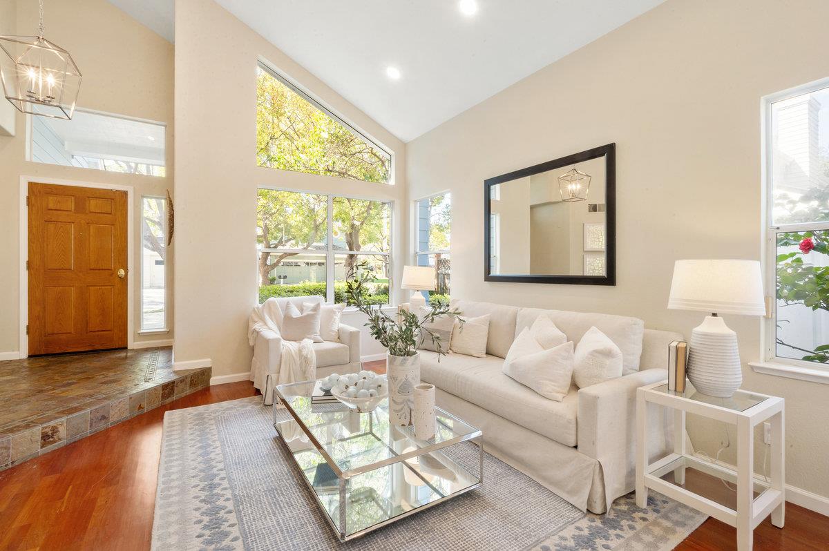 Detail Gallery Image 5 of 89 For 11842 Placer Spring Ct, Cupertino,  CA 95014 - 3 Beds | 2/1 Baths