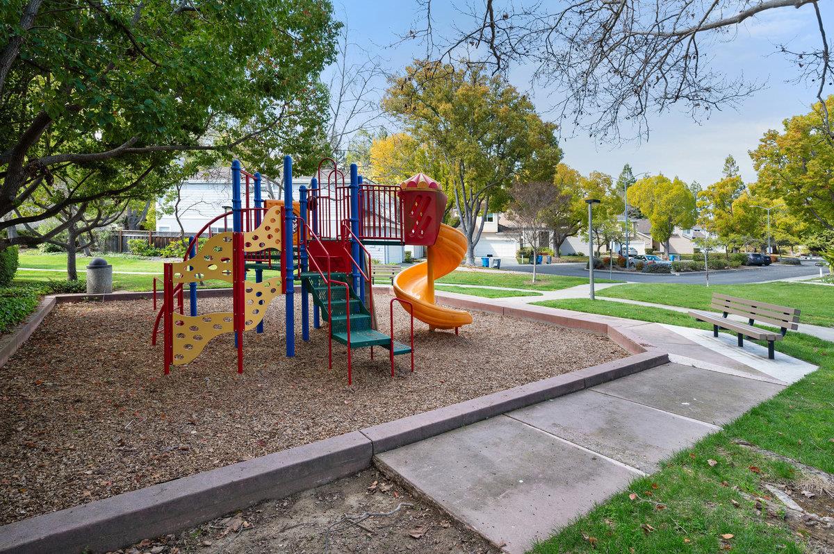 Detail Gallery Image 81 of 89 For 11842 Placer Spring Ct, Cupertino,  CA 95014 - 3 Beds | 2/1 Baths