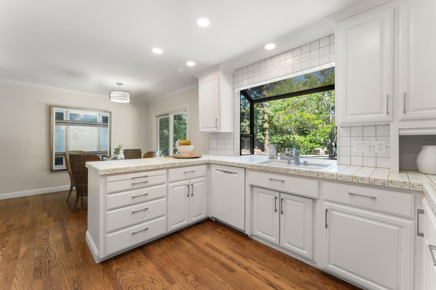Detail Gallery Image 14 of 65 For 801 Allardice Way, Stanford,  CA 94305 - 4 Beds | 2/1 Baths
