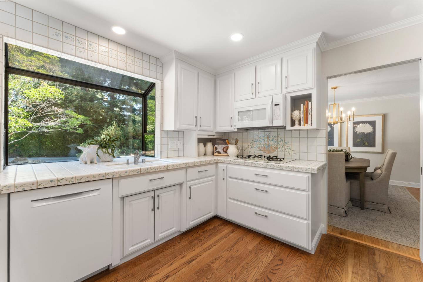 Detail Gallery Image 16 of 65 For 801 Allardice Way, Stanford,  CA 94305 - 4 Beds | 2/1 Baths