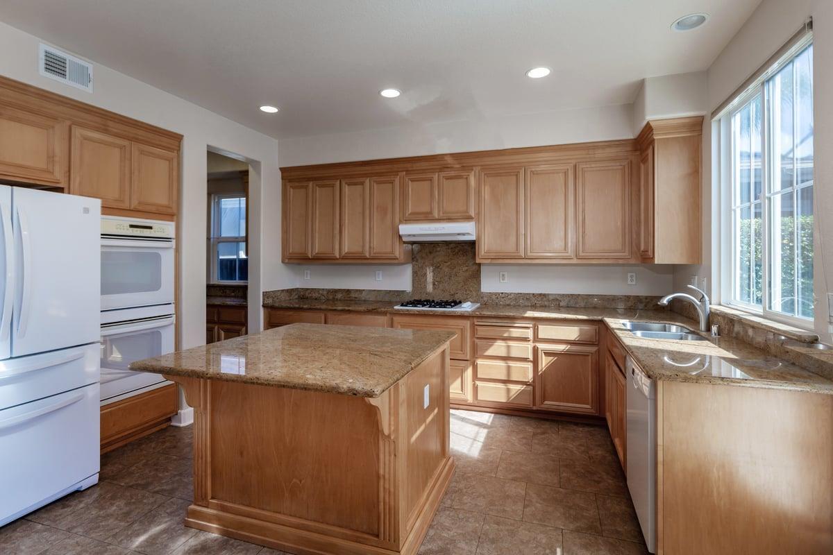 Detail Gallery Image 5 of 24 For 8810 Zinnia St, Gilroy,  CA 95020 - 4 Beds | 3 Baths