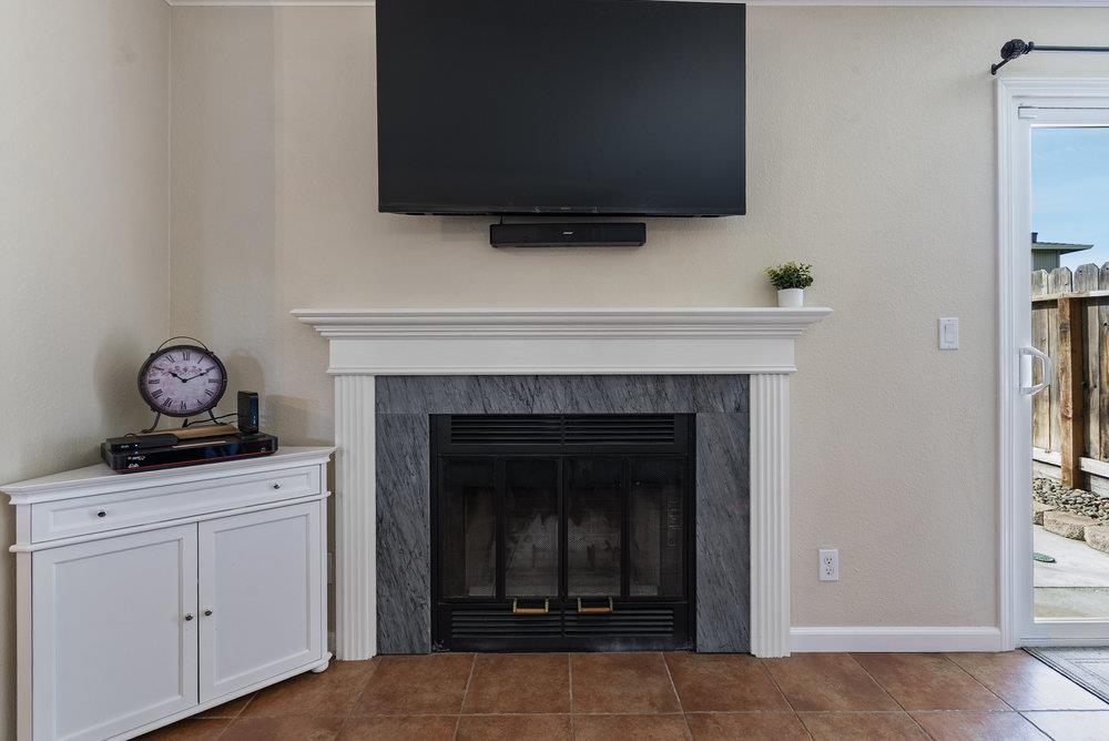 Detail Gallery Image 10 of 27 For 79 Knight Ln, Hollister,  CA 95023 - 2 Beds | 2/1 Baths