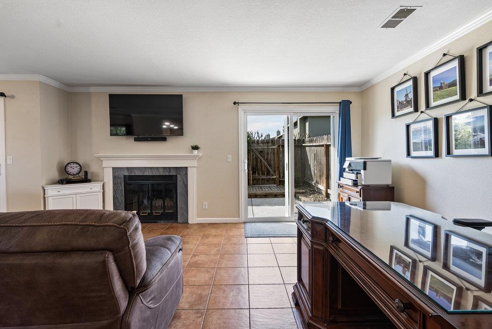 Detail Gallery Image 12 of 27 For 79 Knight Ln, Hollister,  CA 95023 - 2 Beds | 2/1 Baths