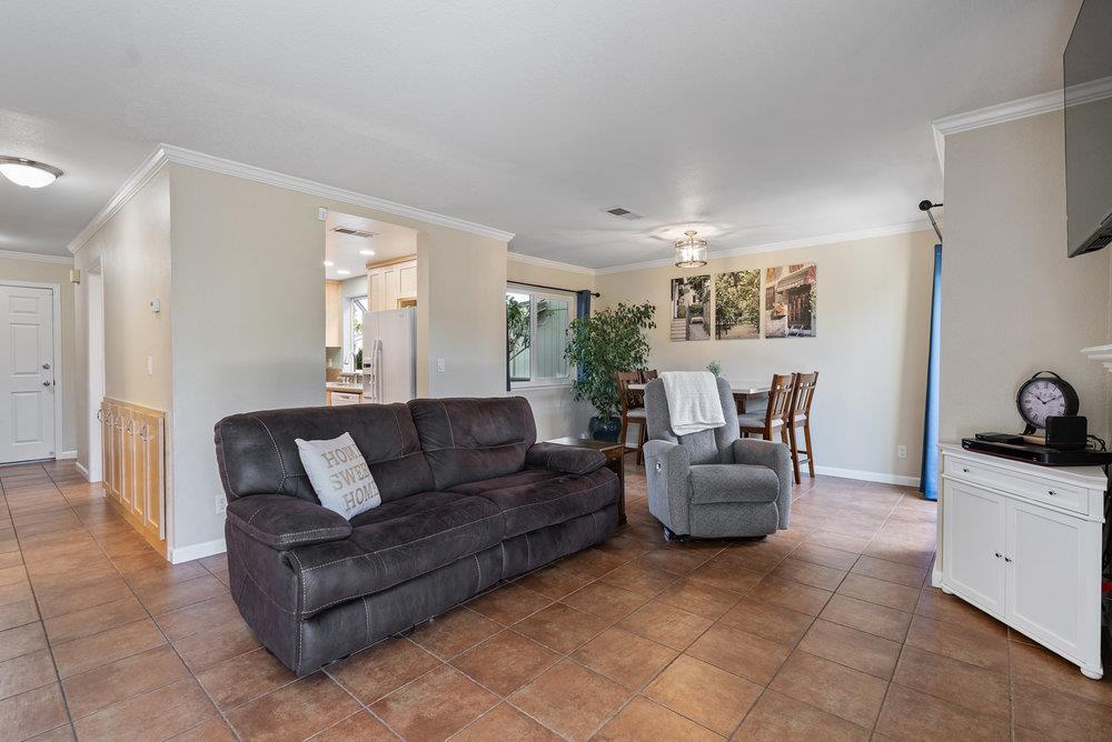 Detail Gallery Image 14 of 27 For 79 Knight Ln, Hollister,  CA 95023 - 2 Beds | 2/1 Baths