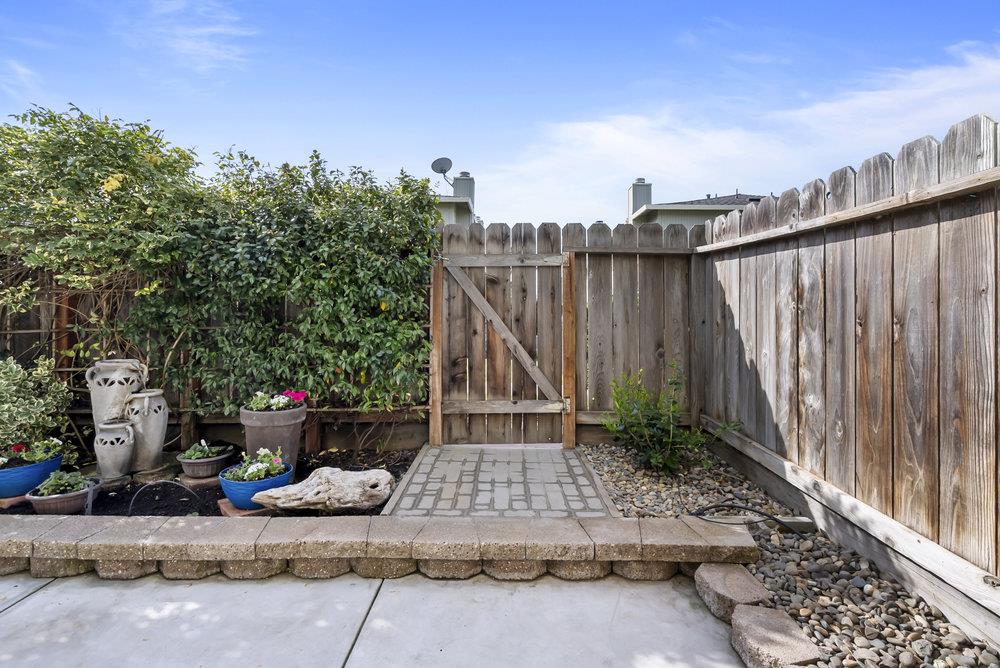 Detail Gallery Image 22 of 27 For 79 Knight Ln, Hollister,  CA 95023 - 2 Beds | 2/1 Baths