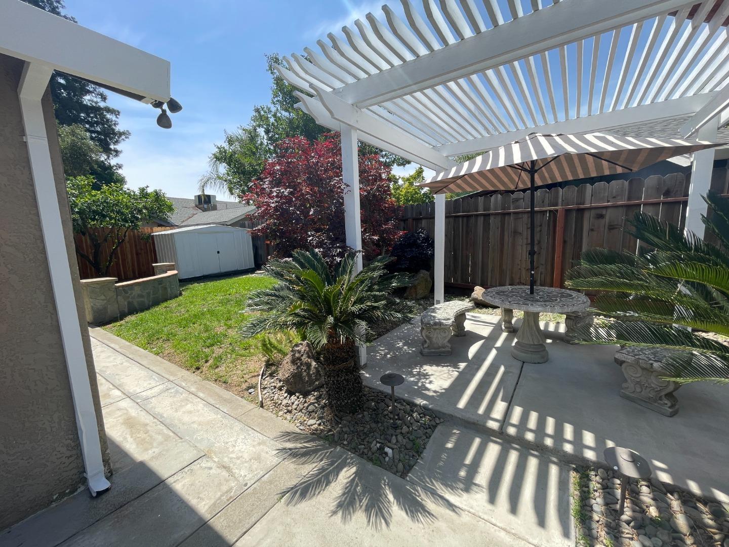 Detail Gallery Image 12 of 22 For 3305 Brooktree Ln, Modesto,  CA 95350 - 3 Beds | 2 Baths