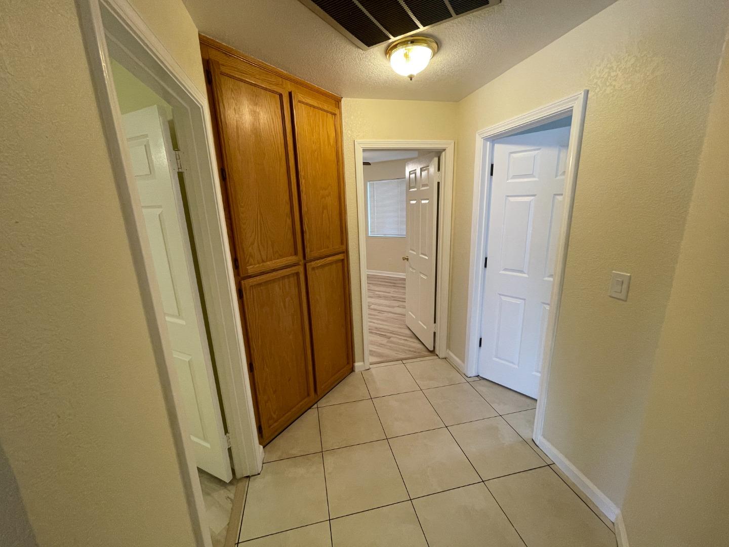 Detail Gallery Image 16 of 22 For 3305 Brooktree Ln, Modesto,  CA 95350 - 3 Beds | 2 Baths