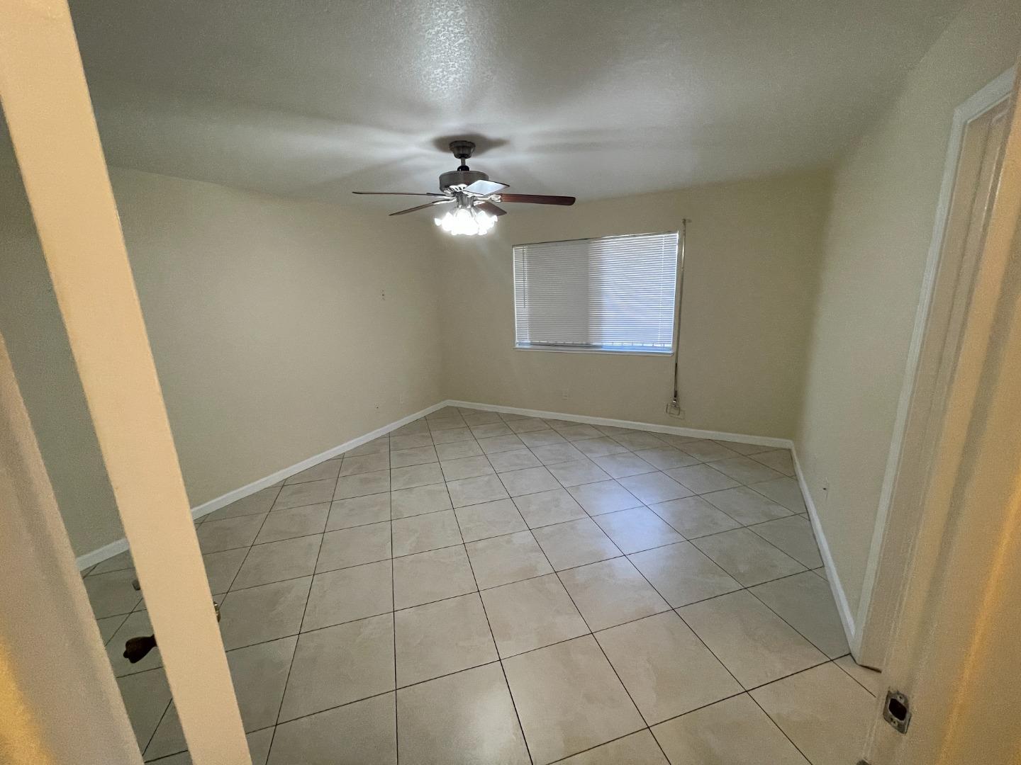 Detail Gallery Image 19 of 22 For 3305 Brooktree Ln, Modesto,  CA 95350 - 3 Beds | 2 Baths