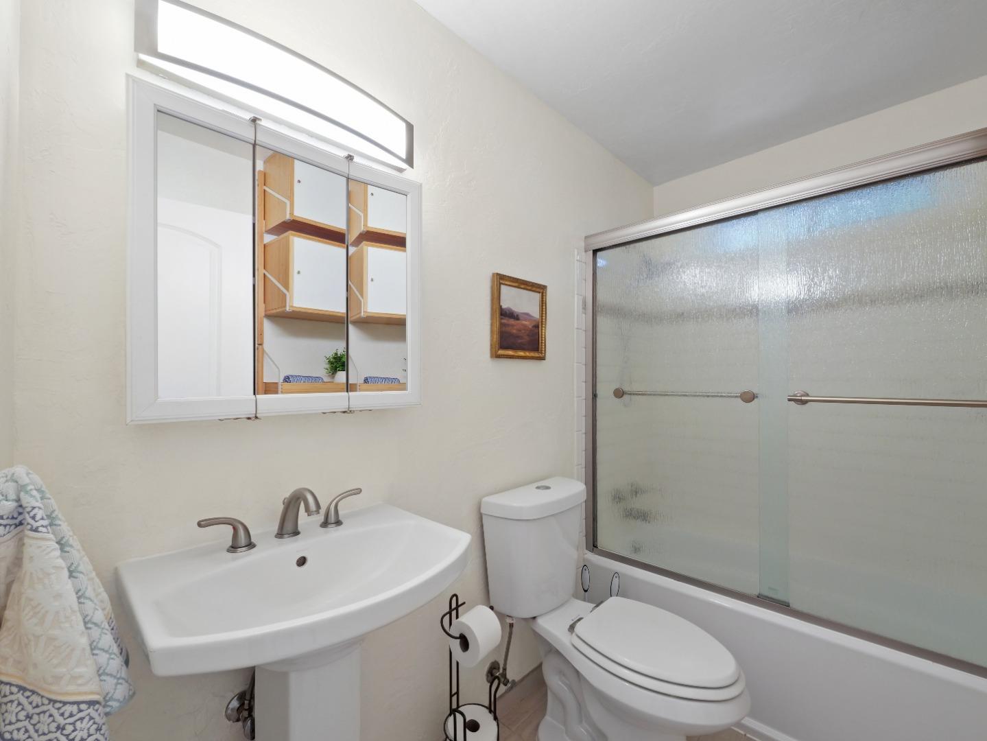 Detail Gallery Image 7 of 13 For 11660 Edgewood Dr, Felton,  CA 95018 - 2 Beds | 1 Baths