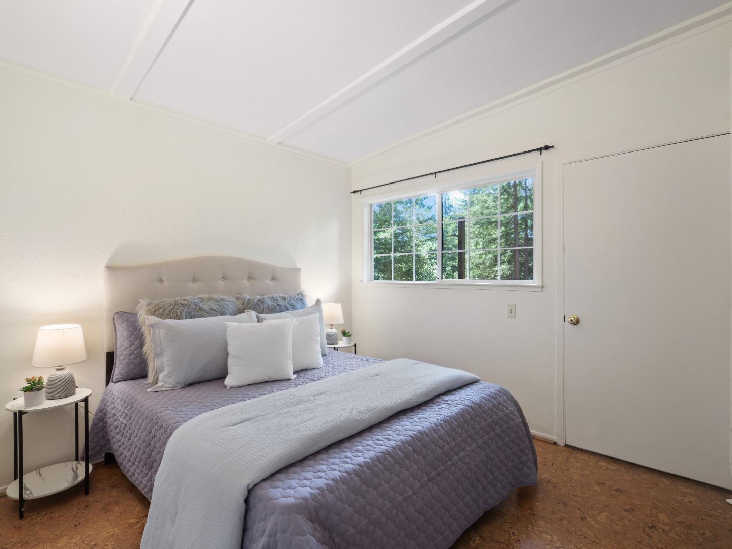 Detail Gallery Image 8 of 13 For 11660 Edgewood Dr, Felton,  CA 95018 - 2 Beds | 1 Baths