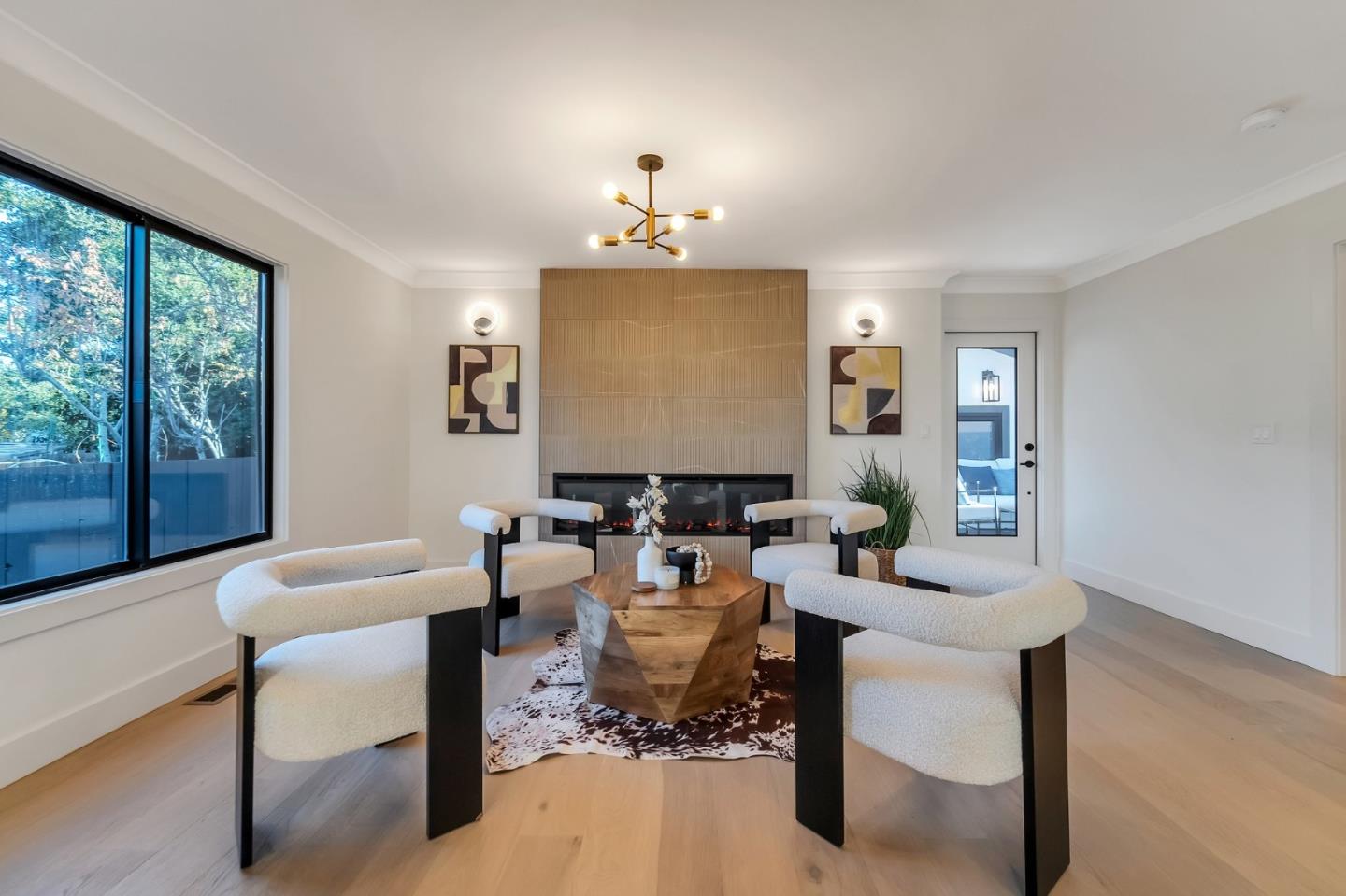 Detail Gallery Image 2 of 48 For 2071 Oakley Ave, Menlo Park,  CA 94025 - 4 Beds | 3/1 Baths