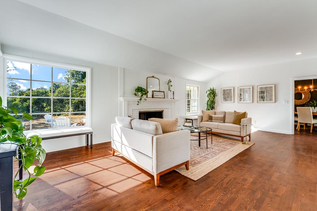 Detail Gallery Image 11 of 56 For 25984 N Mesa Dr, Carmel,  CA 93923 - 3 Beds | 2 Baths