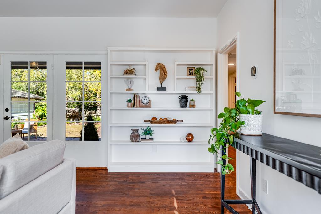 Detail Gallery Image 12 of 56 For 25984 N Mesa Dr, Carmel,  CA 93923 - 3 Beds | 2 Baths