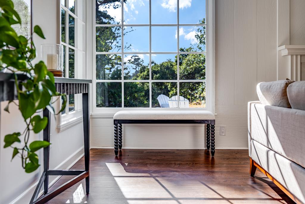 Detail Gallery Image 13 of 56 For 25984 N Mesa Dr, Carmel,  CA 93923 - 3 Beds | 2 Baths