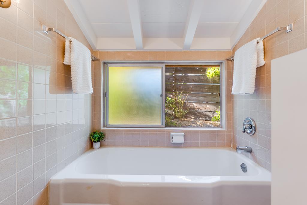 Detail Gallery Image 35 of 56 For 25984 N Mesa Dr, Carmel,  CA 93923 - 3 Beds | 2 Baths