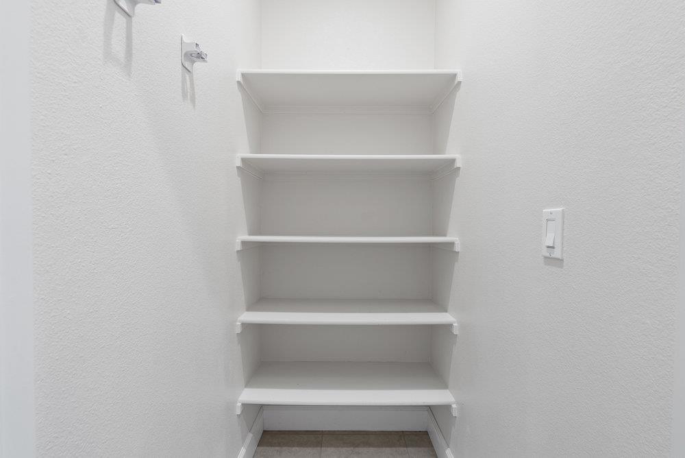 Detail Gallery Image 16 of 68 For 521 Seville Dr, Hollister,  CA 95023 - 4 Beds | 3/1 Baths