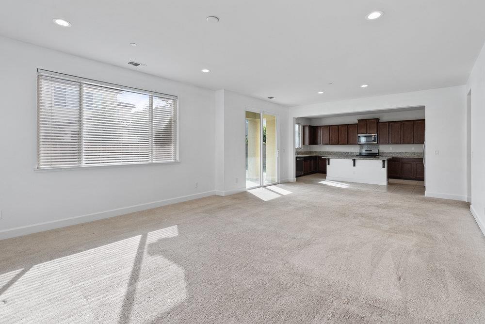 Detail Gallery Image 20 of 68 For 521 Seville Dr, Hollister,  CA 95023 - 4 Beds | 3/1 Baths