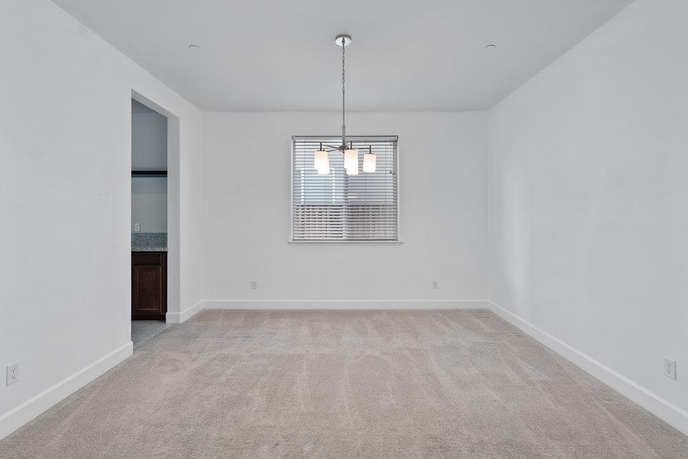 Detail Gallery Image 21 of 68 For 521 Seville Dr, Hollister,  CA 95023 - 4 Beds | 3/1 Baths