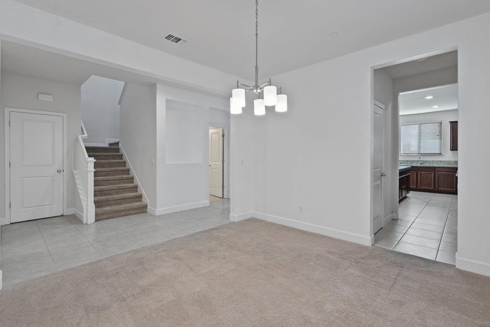 Detail Gallery Image 22 of 68 For 521 Seville Dr, Hollister,  CA 95023 - 4 Beds | 3/1 Baths
